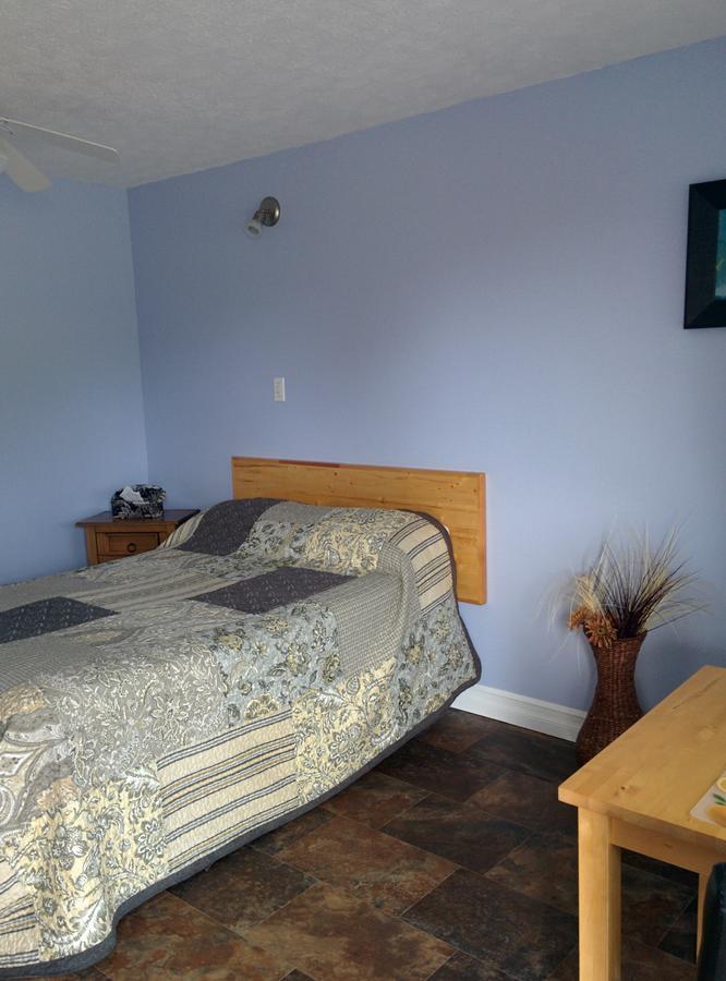 Motel Les Pins Granby Eksteriør bilde